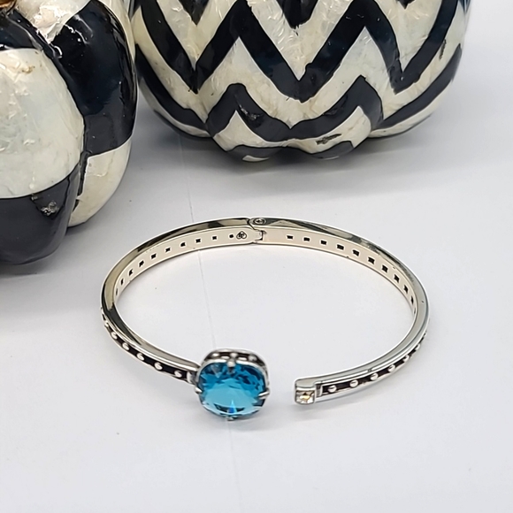 Brighton "YOUR TRUE COLOR: LOVEABLE" Swarovski Crystal Solitaire Hinged Bangle! - Picture 10 of 11